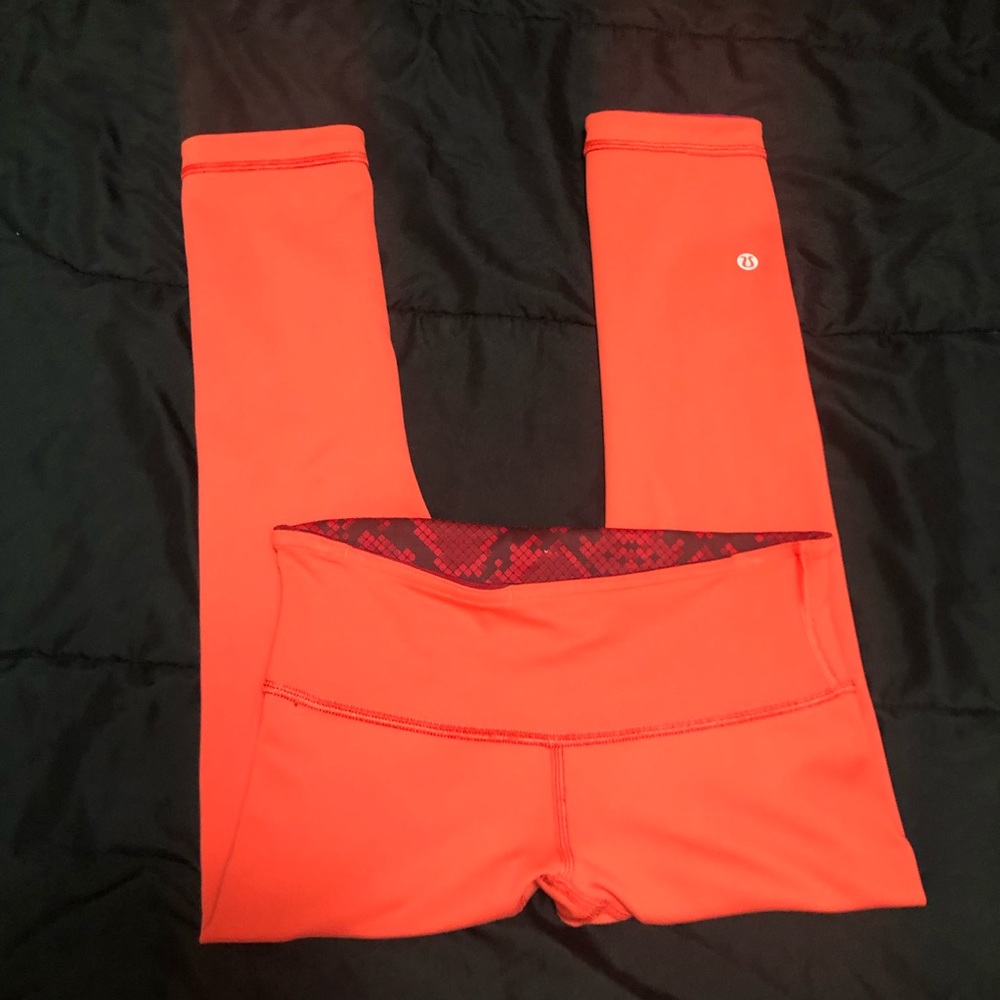 Lululemon reversible crops
